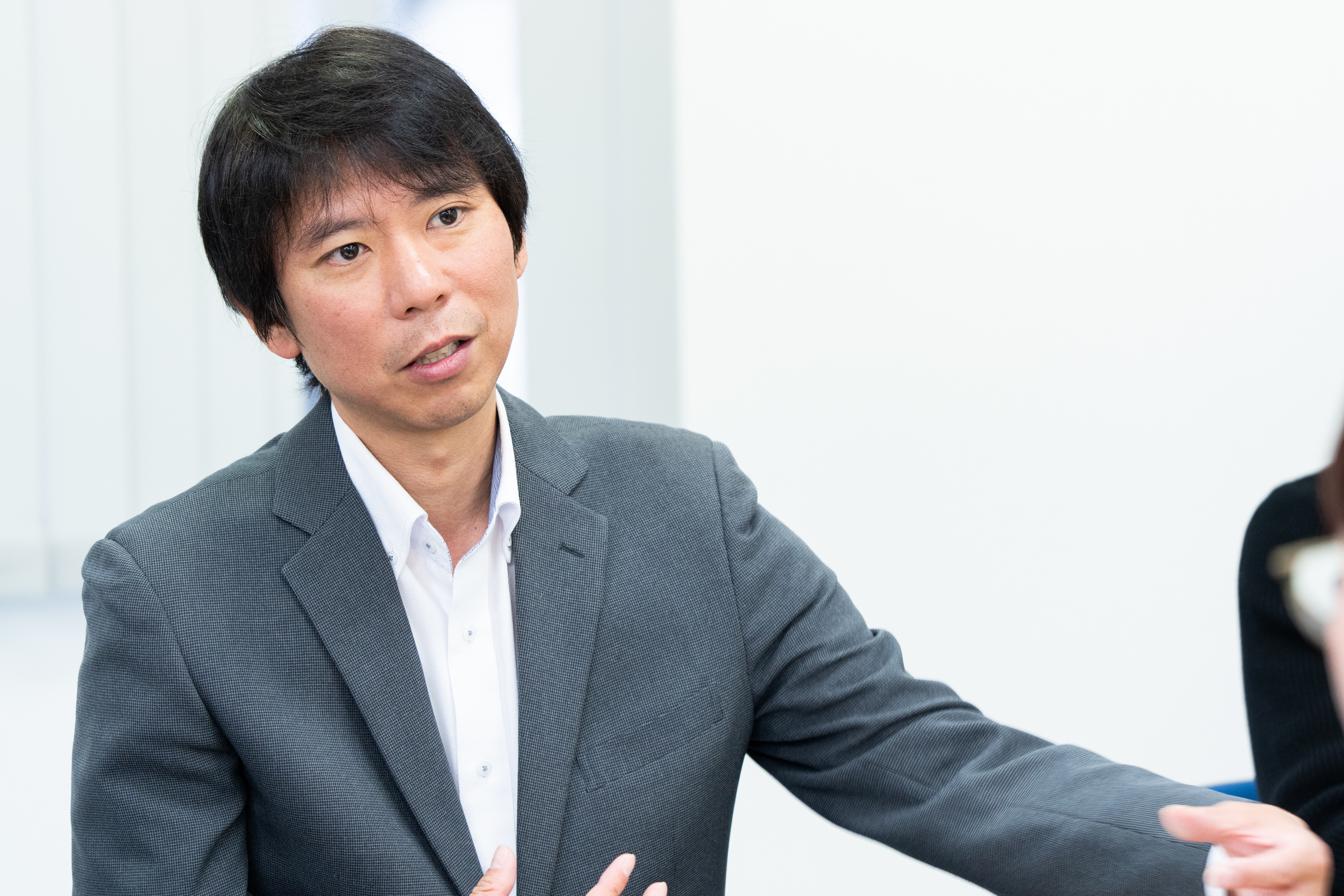 篠﨑亮氏
